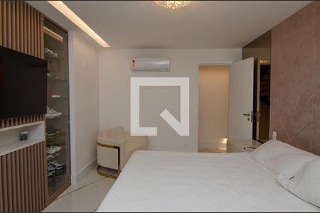 Casa de condomínio à venda com 400m², 5 quartos e 2 vagas Casa de condomínio à venda com 400m², 5 quartos e 2 vagasSuite 3