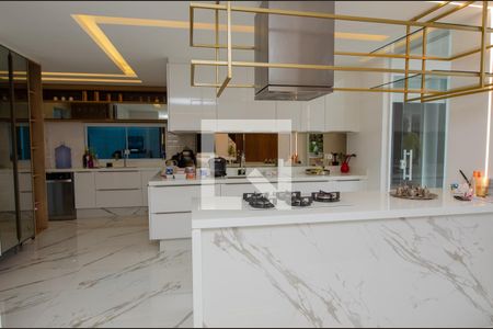 Casa de condomínio à venda com 400m², 5 quartos e 2 vagas Casa de condomínio à venda com 400m², 5 quartos e 2 vagasCozinha