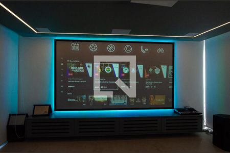 Casa de condomínio à venda com 400m², 5 quartos e 2 vagas Casa de condomínio à venda com 400m², 5 quartos e 2 vagasCinema