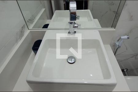 Casa de condomínio à venda com 400m², 5 quartos e 2 vagas Casa de condomínio à venda com 400m², 5 quartos e 2 vagasBanheiro da Suíte 2