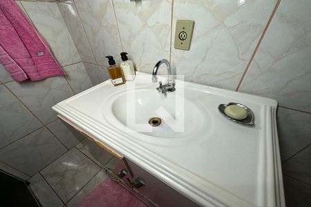 Casa à venda com 110m², 3 quartos e 1 vagaBanheiro