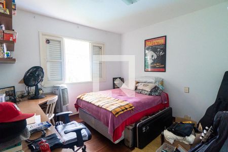 Casa à venda com 350m², 5 quartos e 5 vagasSuíte 3