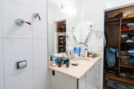 Casa à venda com 350m², 5 quartos e 5 vagasBanheiro da Suíte 1