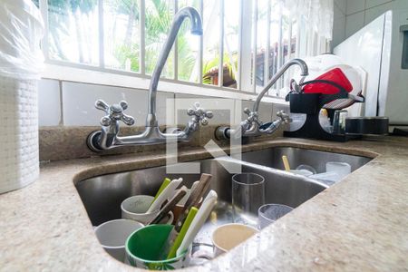 Casa à venda com 350m², 5 quartos e 5 vagasCozinha Detalhe