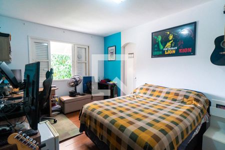 Casa à venda com 350m², 5 quartos e 5 vagasSuíte 2