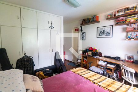 Casa à venda com 350m², 5 quartos e 5 vagasSuíte 3