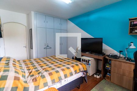 Casa à venda com 350m², 5 quartos e 5 vagasSuíte 2