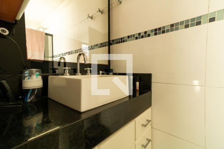 Banheiro da Suíte de apartamento para alugar com 2 quartos, 72m² em Vila Ré, São Paulo