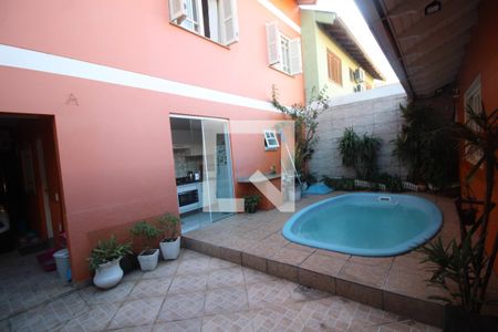 Casa à venda com 192m², 3 quartos e 2 vagasPiscina