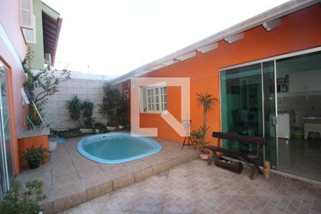 Casa à venda com 192m², 3 quartos e 2 vagasPiscina