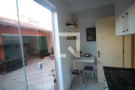 Casa à venda com 192m², 3 quartos e 2 vagasCozinha