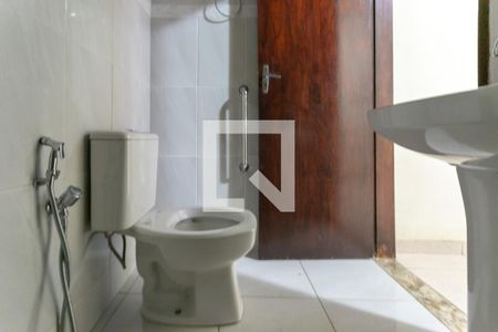 Banheiro da Suíte de casa à venda com 3 quartos, 400m² em Cachoeirinha, Belo Horizonte