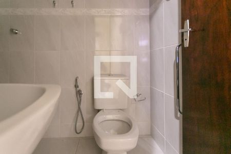 Banheiro da Suíte de casa à venda com 3 quartos, 400m² em Cachoeirinha, Belo Horizonte