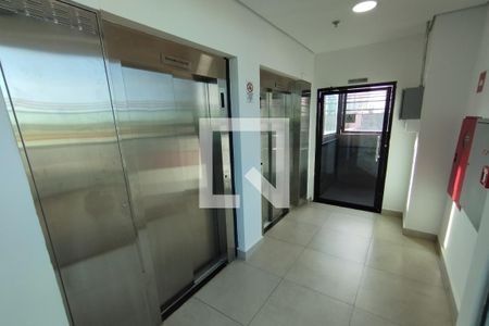 Studio para alugar com 36m², 1 quarto e 1 vaga Studio para alugar com 36m², 1 quarto e 1 vagaHall de do Elevador