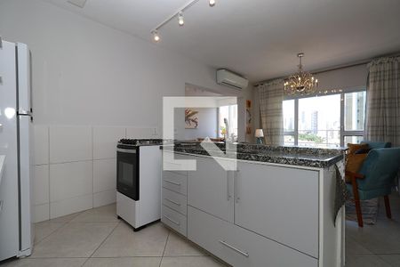 Cozinha de casa de condomínio para alugar com 1 quarto, 68m² em Pompeia, São Paulo