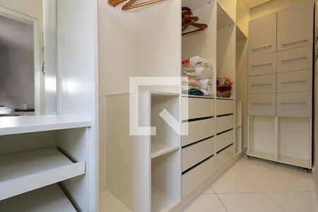 Casa de condomínio para alugar com 68m², 1 quarto e sem vagaCloset do Quarto