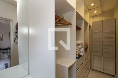 Casa de condomínio para alugar com 68m², 1 quarto e sem vagaCloset do Quarto