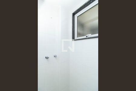 Apartamento para alugar com 60m², 2 quartos e 1 vagaDetalhe do Banheiro Social