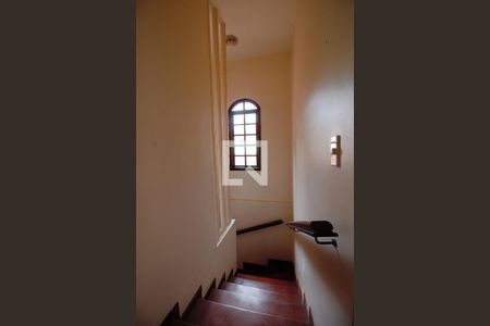 Escada de casa à venda com 3 quartos, 202m² em Vila Morse, São Paulo