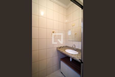 Casa de condomínio para alugar com 101m², 3 quartos e 2 vagasBanheiro