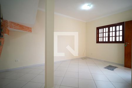 Sala de casa de condomínio para alugar com 3 quartos, 101m² em Jardim Karolyne, Votorantim