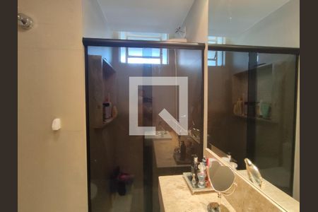 Casa à venda com 131m², 3 quartos e 2 vagasBanheiro suite