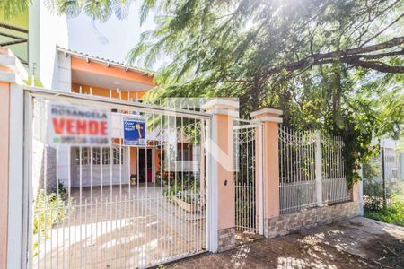 Casa para alugar com 230m², 4 quartos e 2 vagasFachada