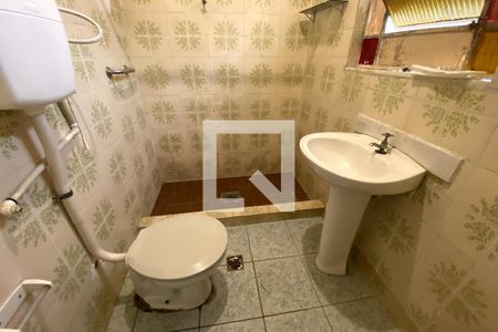 Banheiro de casa para alugar com 1 quarto, 40m² em Itatiaia, Duque de Caxias