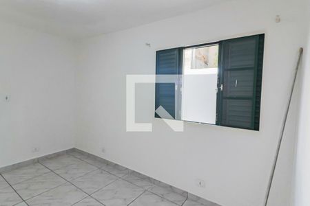 Quarto 2 de casa para alugar com 2 quartos, 100m² em Jardim Dinorah, São Paulo