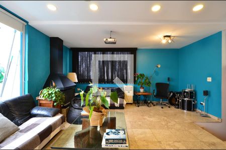 Apartamento à venda com 220m², 4 quartos e 3 vagasCobertura