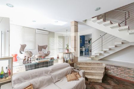 Casa à venda com 330m², 4 quartos e 8 vagasSala