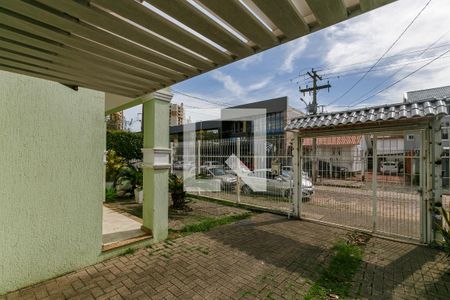 Casa para alugar com 330m², 4 quartos e 8 vagas Casa para alugar com 330m², 4 quartos e 8 vagasÁrea Externa