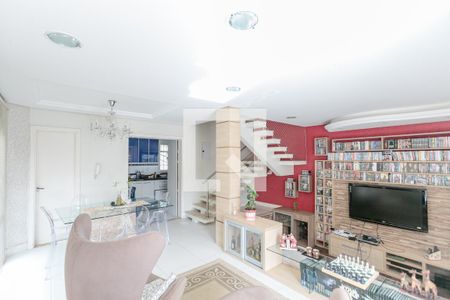 Casa para alugar com 330m², 4 quartos e 8 vagas Casa para alugar com 330m², 4 quartos e 8 vagasSala