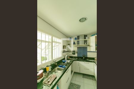 Casa para alugar com 330m², 4 quartos e 8 vagas Casa para alugar com 330m², 4 quartos e 8 vagasCozinha