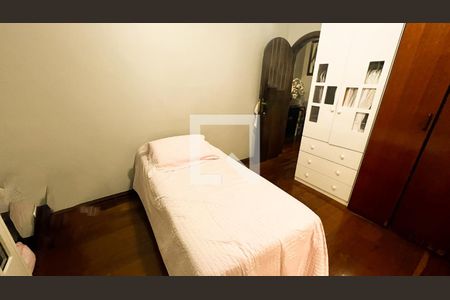 Casa à venda com 360m², 7 quartos e 8 vagas Casa à venda com 360m², 7 quartos e 8 vagasQuarto 5