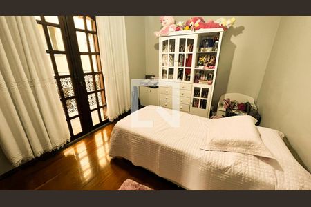 Casa à venda com 360m², 7 quartos e 8 vagas Casa à venda com 360m², 7 quartos e 8 vagasQuarto 4