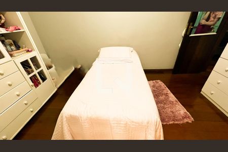 Casa à venda com 360m², 7 quartos e 8 vagas Casa à venda com 360m², 7 quartos e 8 vagasQuarto 5