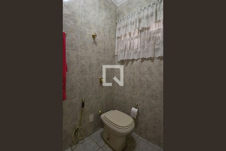 Casa à venda com 245m², 4 quartos e 2 vagasBanheiro