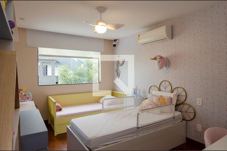 Casa de condomínio à venda com 293m², 4 quartos e 2 vagasSuite 2