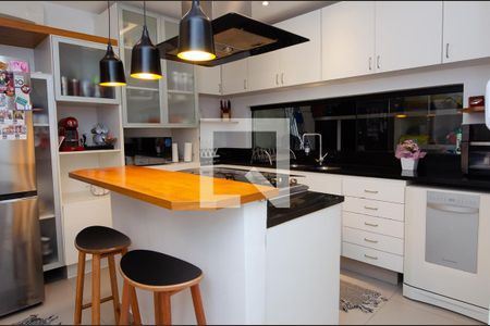 Casa de condomínio à venda com 293m², 4 quartos e 2 vagasCozinha