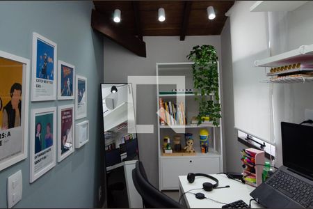 Casa de condomínio à venda com 293m², 4 quartos e 2 vagasEscritório 1