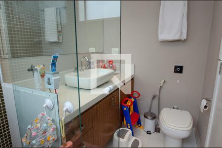 Casa de condomínio à venda com 293m², 4 quartos e 2 vagasBanheiro da Suíte 2