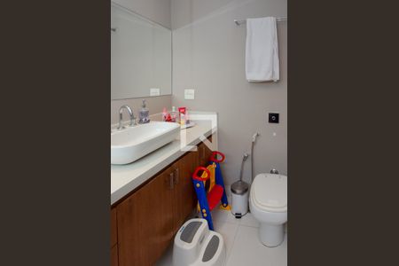 Casa de condomínio à venda com 293m², 4 quartos e 2 vagasBanheiro da Suíte 2