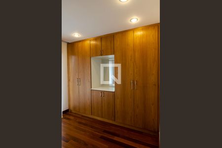 Casa de condomínio à venda com 293m², 4 quartos e 2 vagasSuite 1