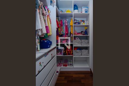 Casa de condomínio à venda com 293m², 4 quartos e 2 vagasCloset da Suite 2