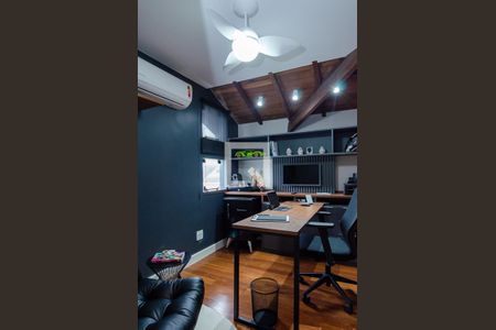 Casa de condomínio à venda com 293m², 4 quartos e 2 vagasEscritório 2