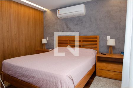 Casa de condomínio à venda com 293m², 4 quartos e 2 vagasSuite 1