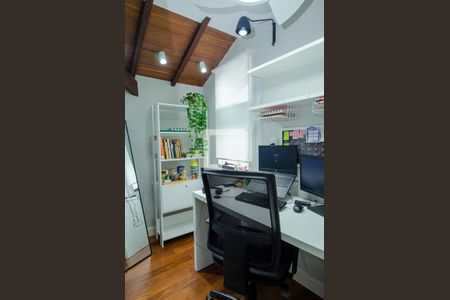 Casa de condomínio à venda com 293m², 4 quartos e 2 vagasEscritório 1