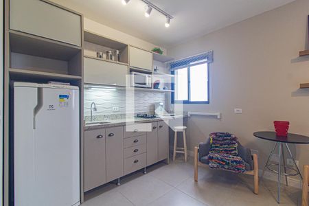 Cozinha de kitnet/studio para alugar com 1 quarto, 29m² em Centro, Curitiba