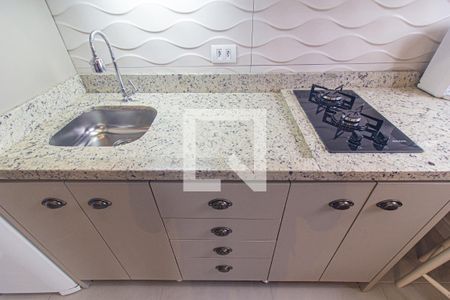 Cozinha - Armários de kitnet/studio para alugar com 1 quarto, 29m² em Centro, Curitiba